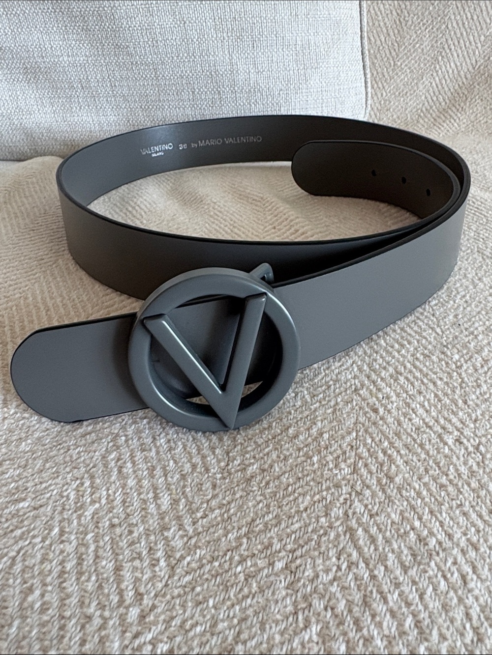 Valentino Women’s Gray V-Logo Leather Belt